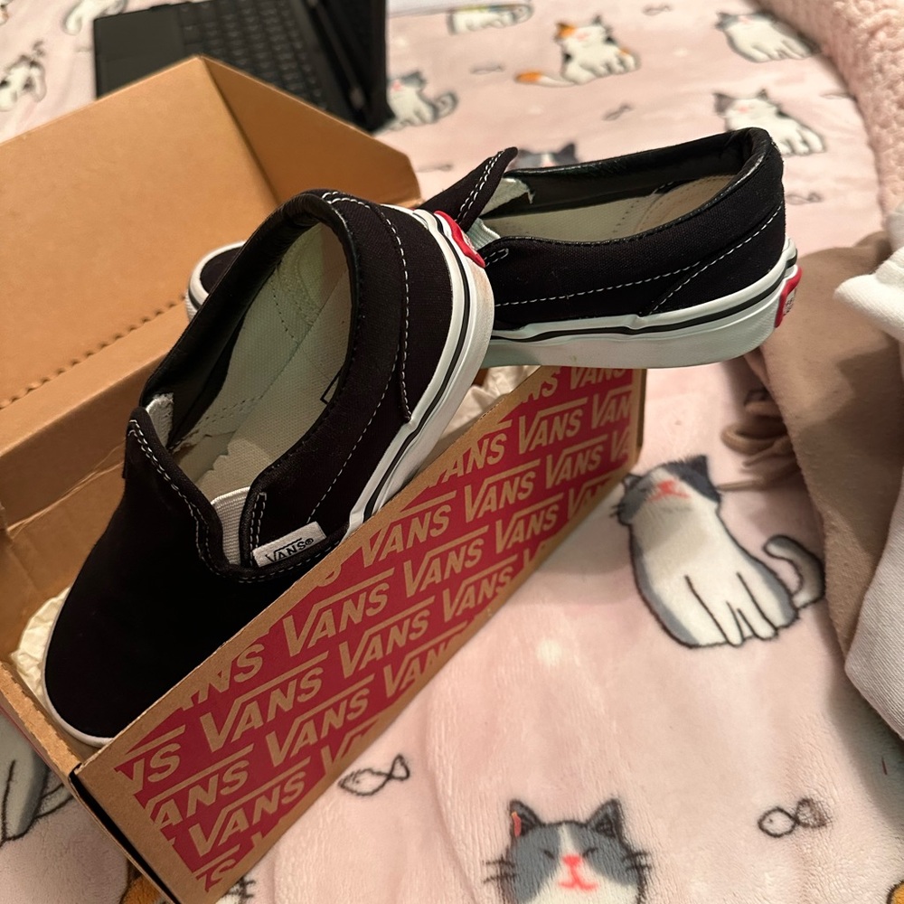 Vans Black Slip-On Sneakers. Girls. Size 1.5